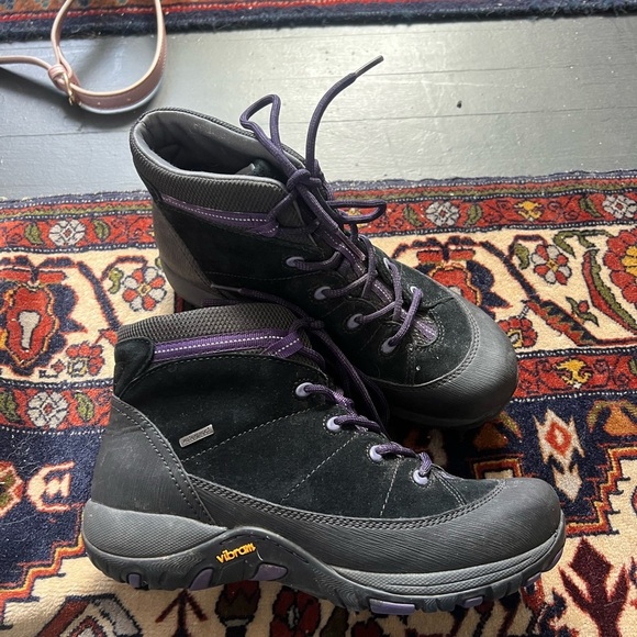 DANSKO - PAULETTE BLACK SUEDE WPF BOOT, size 38 - Picture 2 of 6